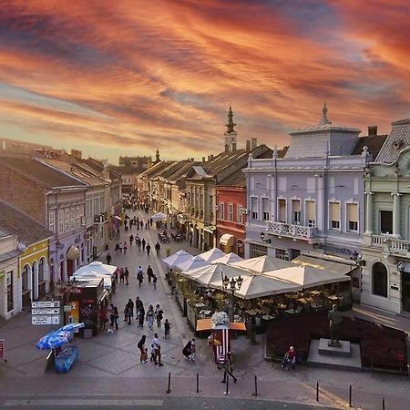 Lux Dabich 1 Apartment Novi Sad Luaran gambar